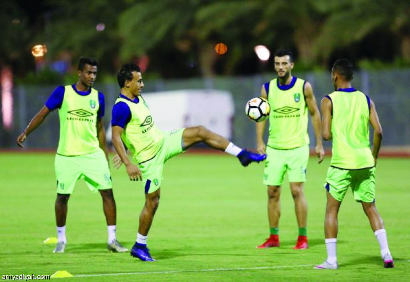 الأهلي يتلقى ضربة موجعة قبل الكلاسيكو