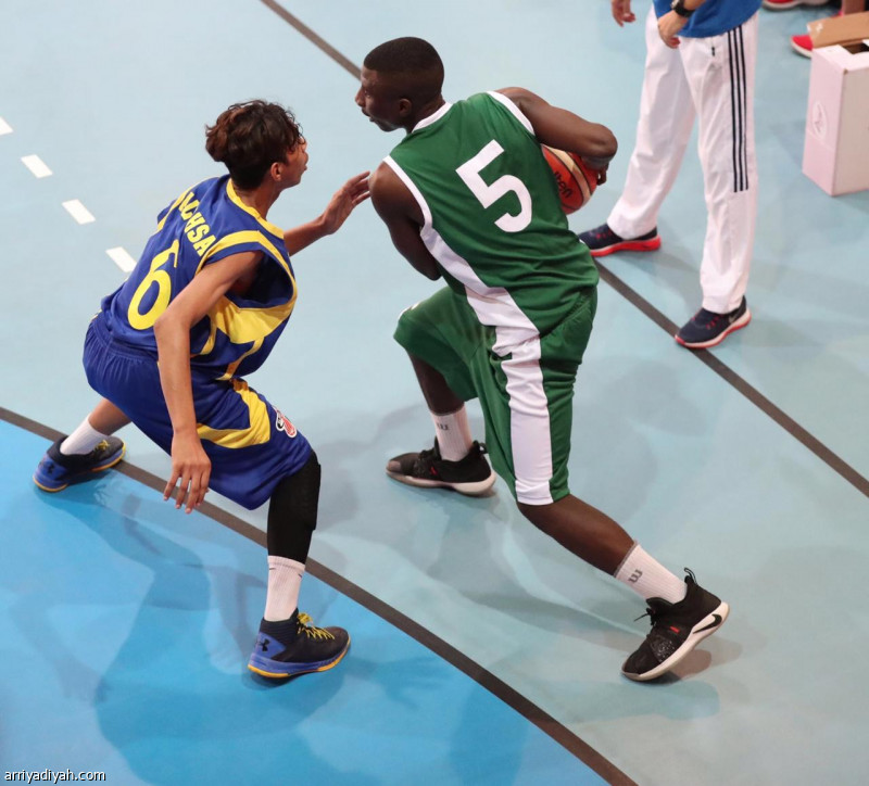 الغنام يتوج منتخب تعليم الرياض ببطولة السلة