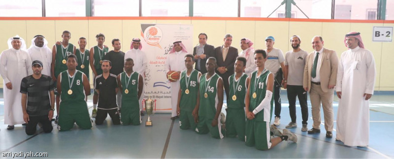 الغنام يتوج منتخب تعليم الرياض ببطولة السلة