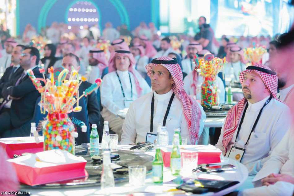 آل الشيخ: 
موعودون باستثمارات ضخمة