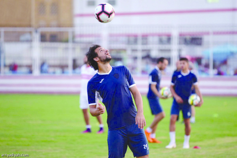 صورة التقطت لمحمود علاء في تمرين الزمالك استعدادًا للبطولة العربية (المركز الإعلامي ـ الزمالك)