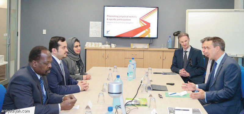 صورة التقطت أمس من اجتماعات فهد بن جلوي مدير العلاقات الدولية في اللجنة الأولمبية (المركز الإعلامي ـ الأولمبية السعودية)