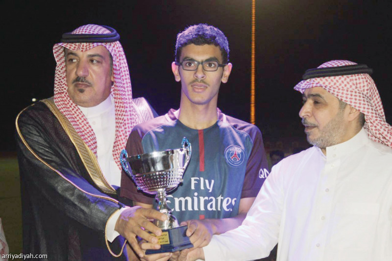صورة التقطت أمس من تتويج فريق بروسيا بالكأس (المركز الإعلامي ـ اللجنة المنظمة)