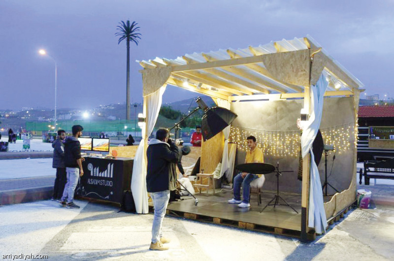 عشاق الفن
يصافحون «أبها جاردن»