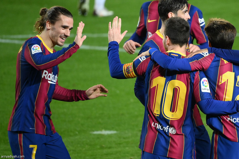 برشلونة يضرب بخماسية قبل مواجهة باريس