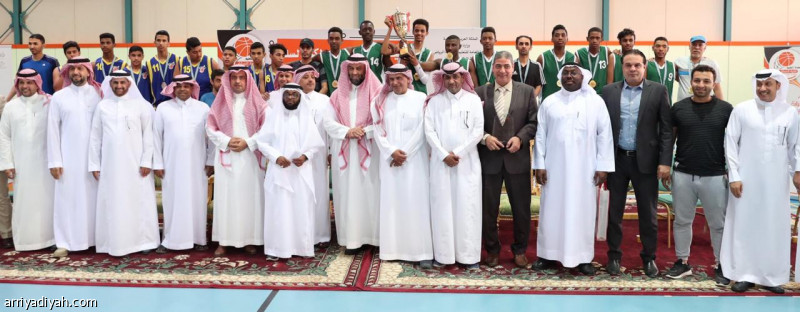 الغنام يتوج منتخب تعليم الرياض ببطولة السلة