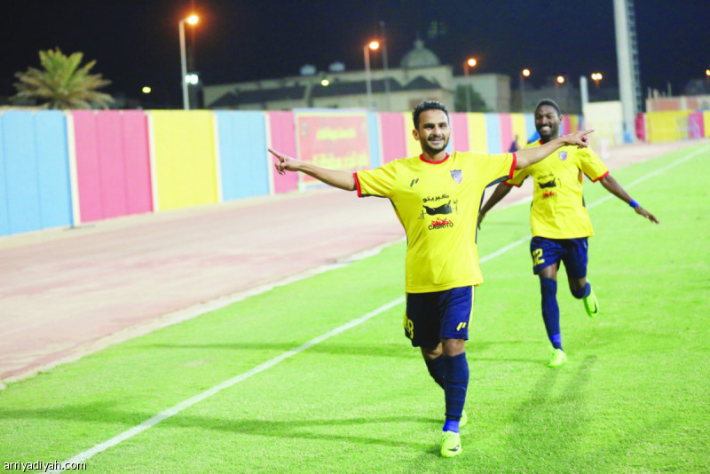 خرمي: المحترفون ورطونا