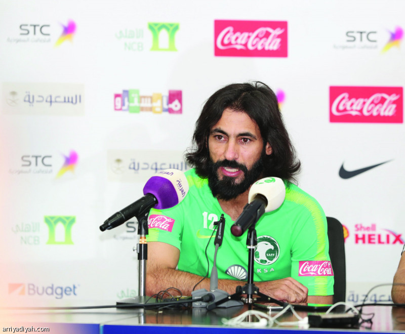 صورة التقطت أمس لحسين عبد الغني لاعب المنتخب السعودي خلال المؤتمر الصحفي تصوير: بشير صالح