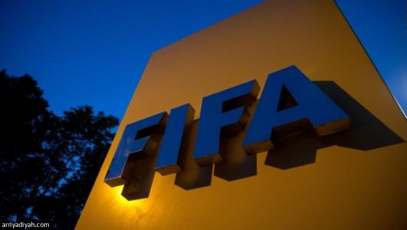 «فيفا» يوقف عضوا إفريقيا بسبب علاقته مع القطري ابن همام