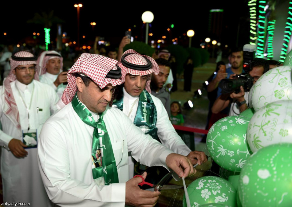 بالعرضة السعودية.. الشباب يحتفل باليوم الوطني