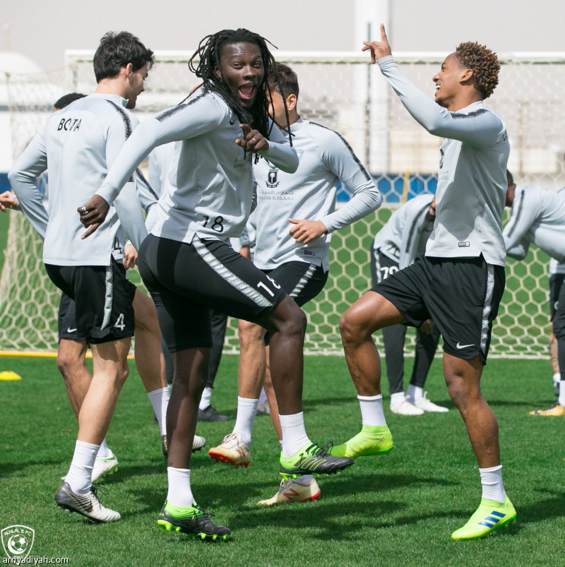 "Cheb" shows in the crescent of training in front of the Union