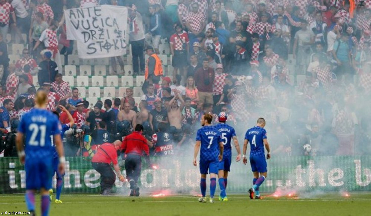 /media/iris/croatia-fans.jpg