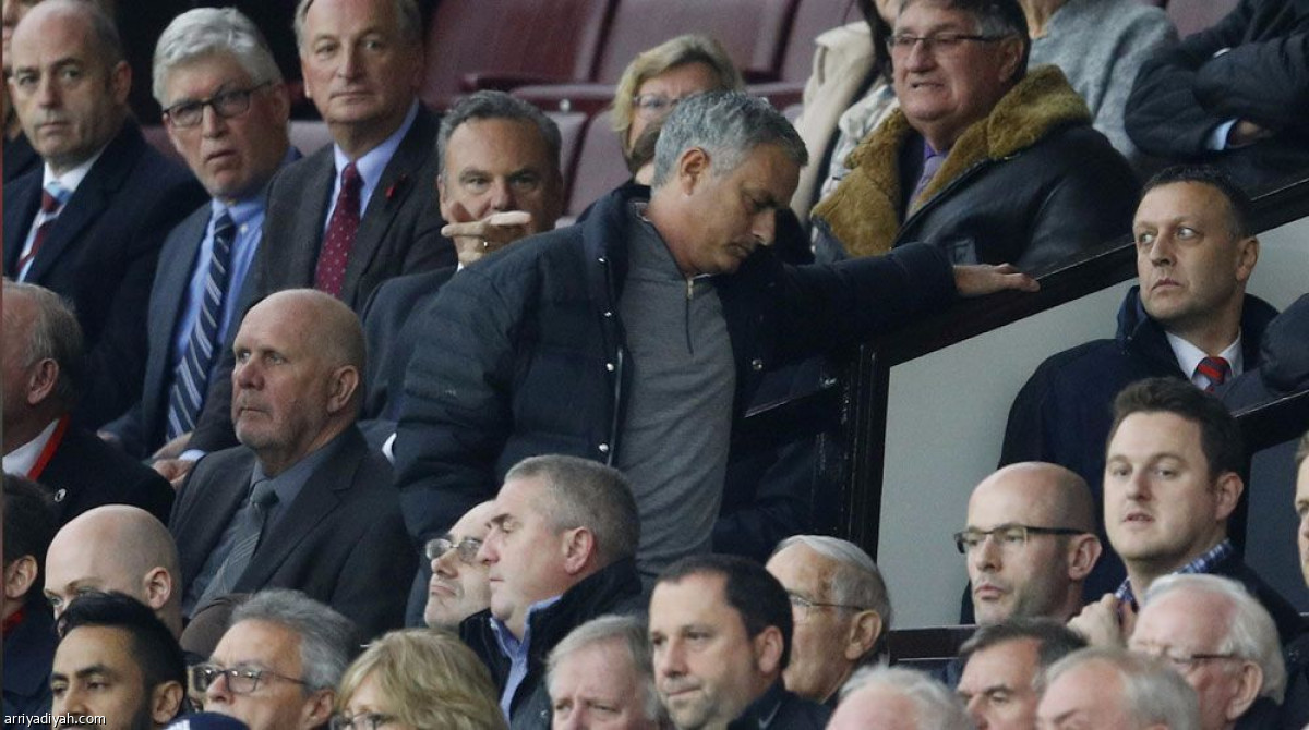 /media/iris/640281-685121-mourinho-red-card.jpg