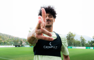 الهلال يقبل هدية جوميز ويضم الصرنوخ