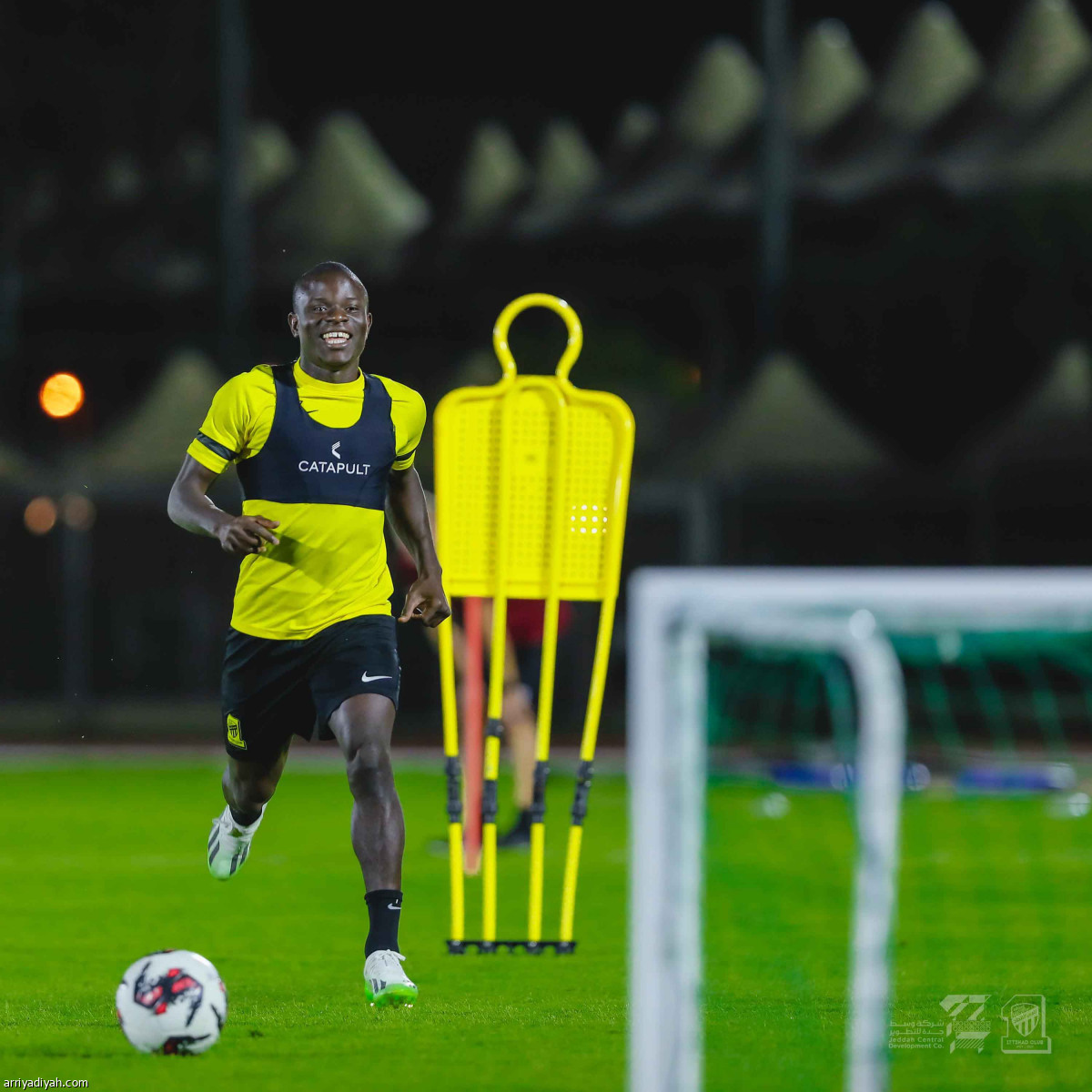 الاتحاد والهلال..  تأهب قبل الكلاسيكو