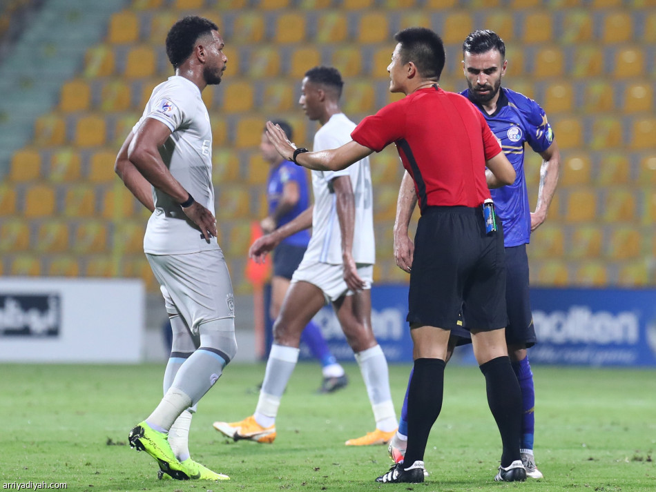 عبر بوابة الاستقلال..
الهلال يلحق بالاتحاد