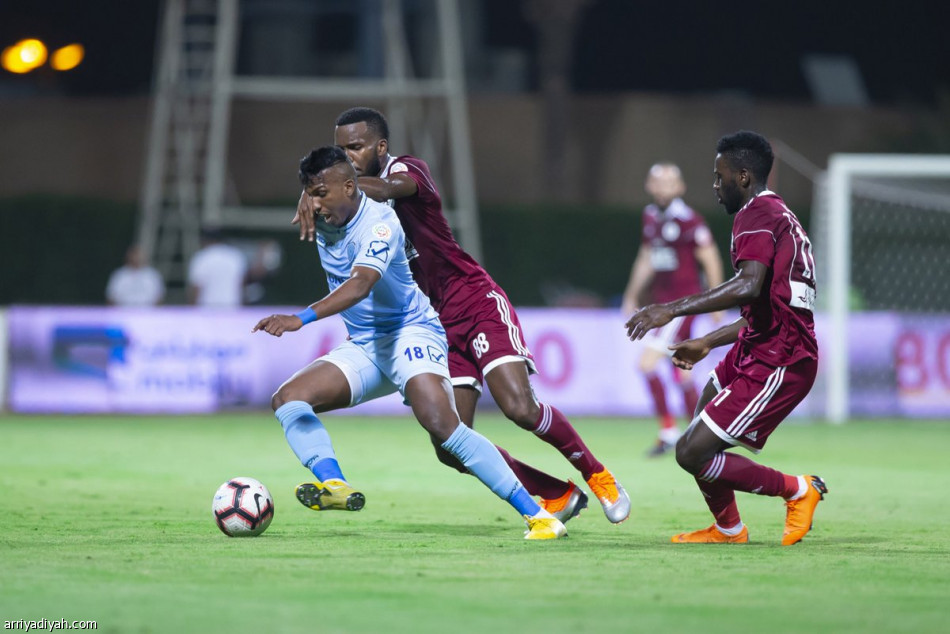 الباطن يرفض الخسارة من الفيصلي.. والقادسية والفتح يتعادلان