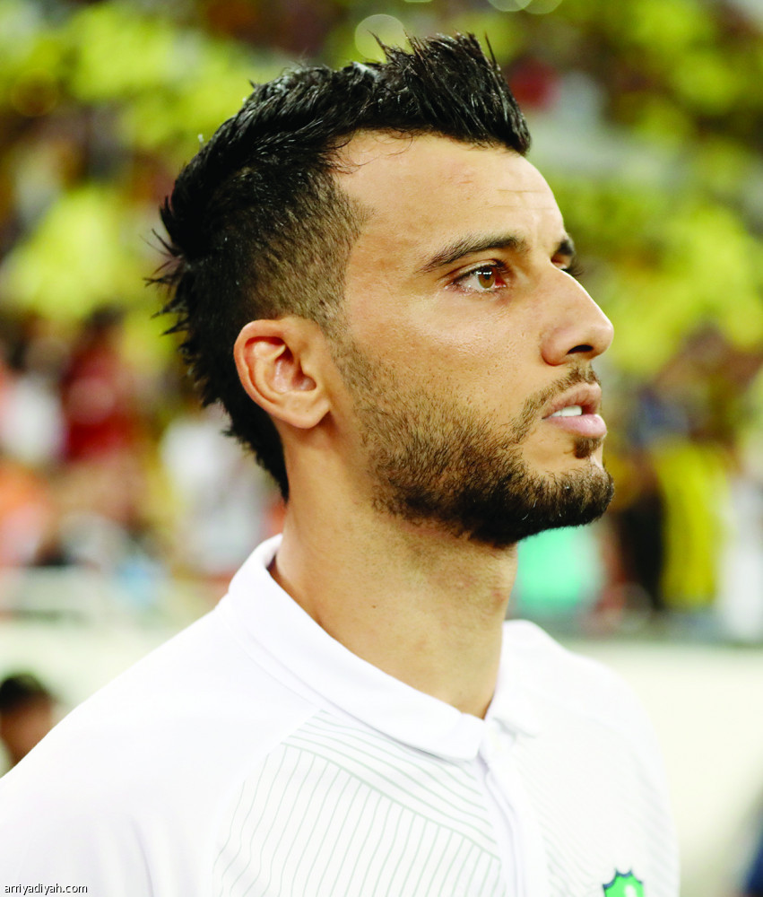 السومة يعلق قرار مدافع الأهلي