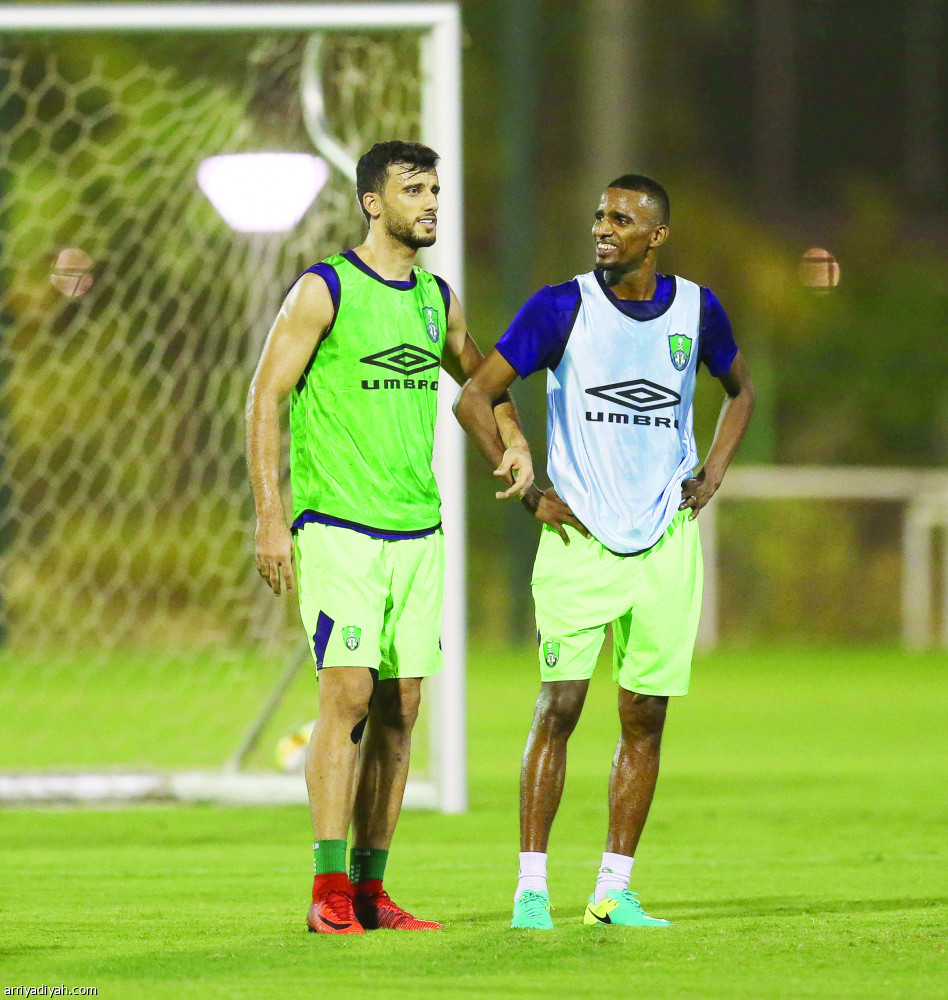 ريبروف يحاصر الأهلاويين بأخطائهم