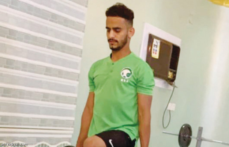 صورة التقطت أمس لمؤيد معافا لاعب فريق حطين الأول لكرة القدم أثناء تدريباته اليومية (صورة خاصة بالرياضية)