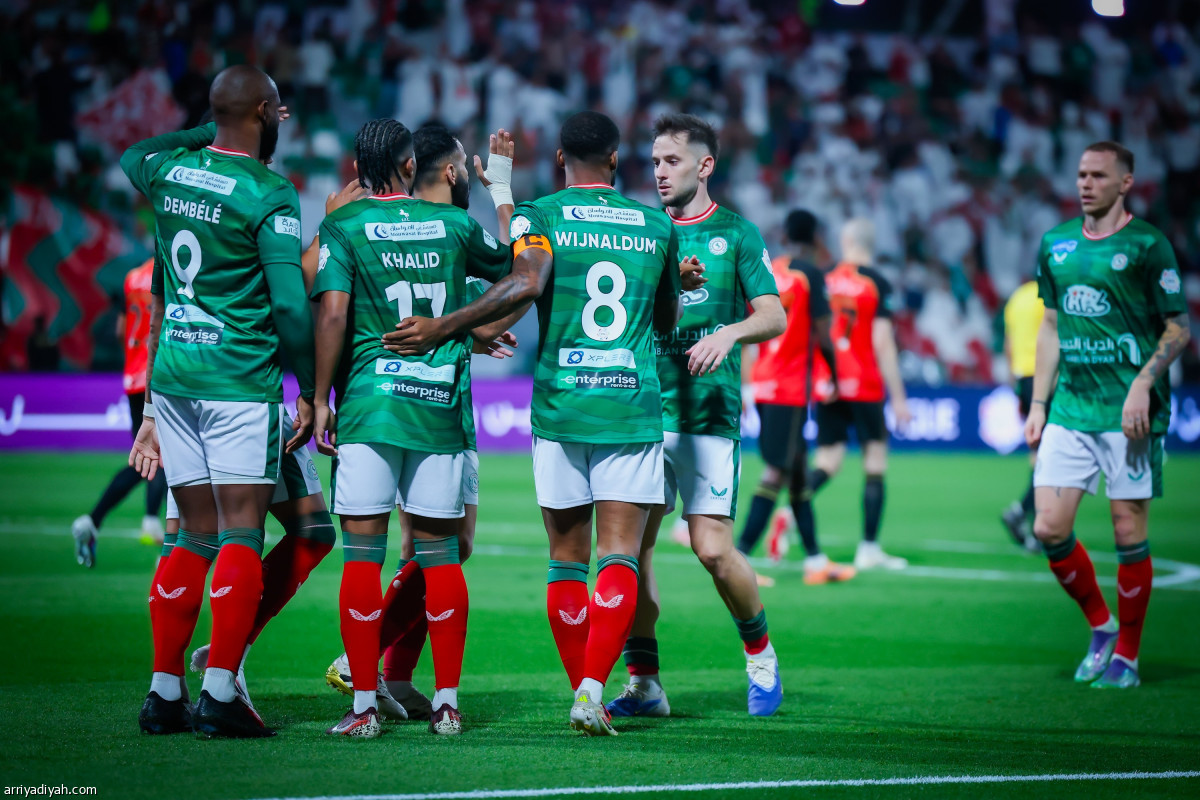 الرياض يعود وينتصر