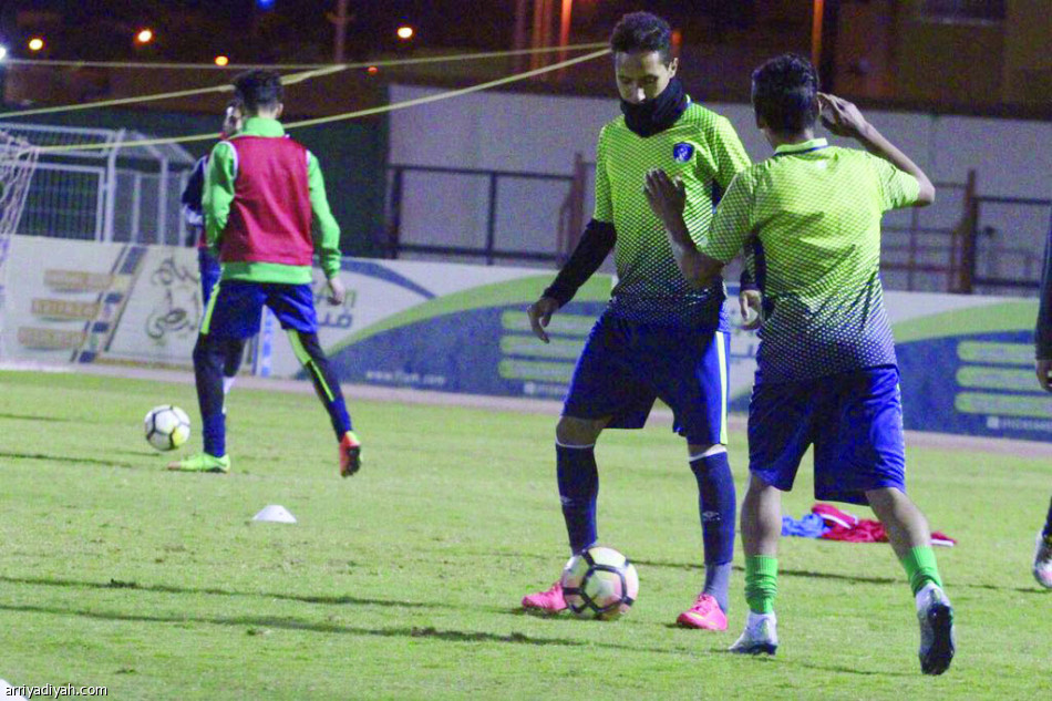 الجلاصي يلعب دون أجانب ومواليد