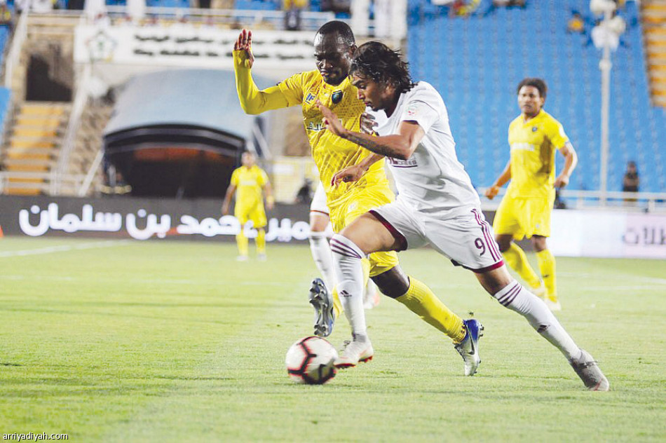 الهلال
يكتفي بالوصيف