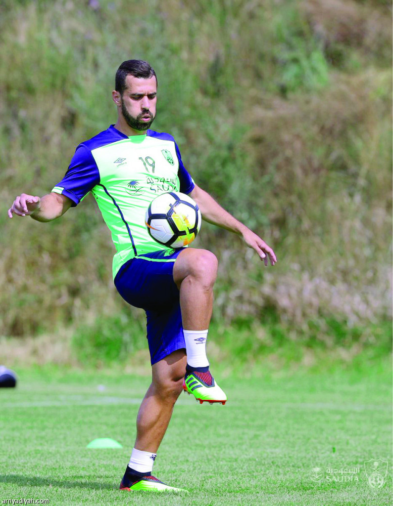 الأهلي 
يكتفي بتدريبات الصباح