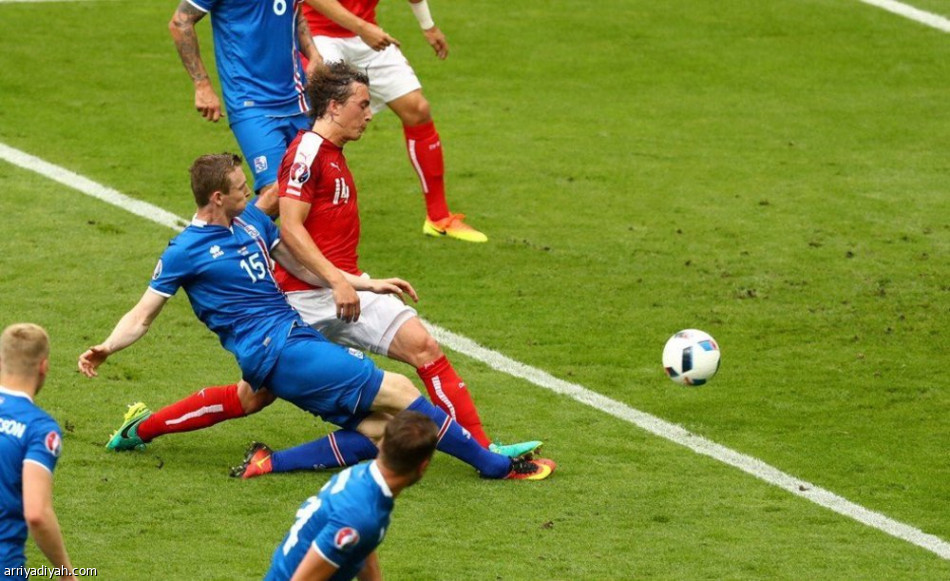 ايسلندا تتأهل لدور 16 في بطولة اوروبا بالفوز 2-1 على النمسا