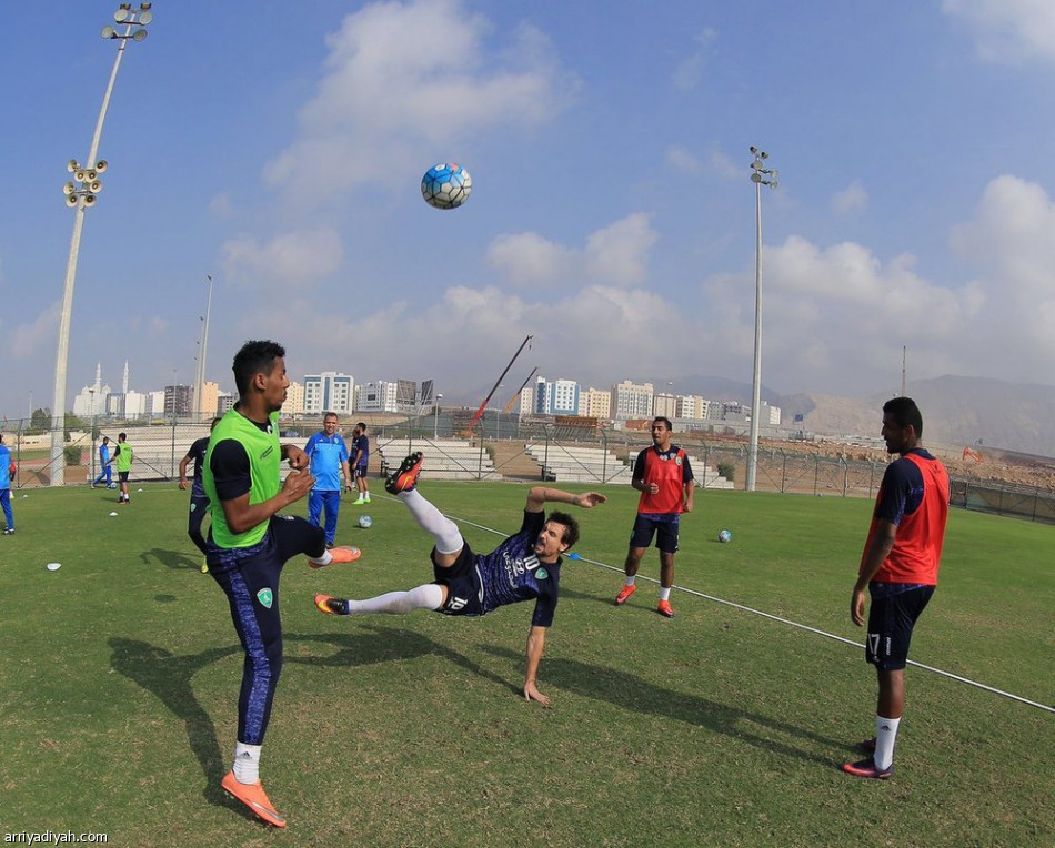 بعثة الفتح تصل مسقط استعداداً لاستقلال إيران