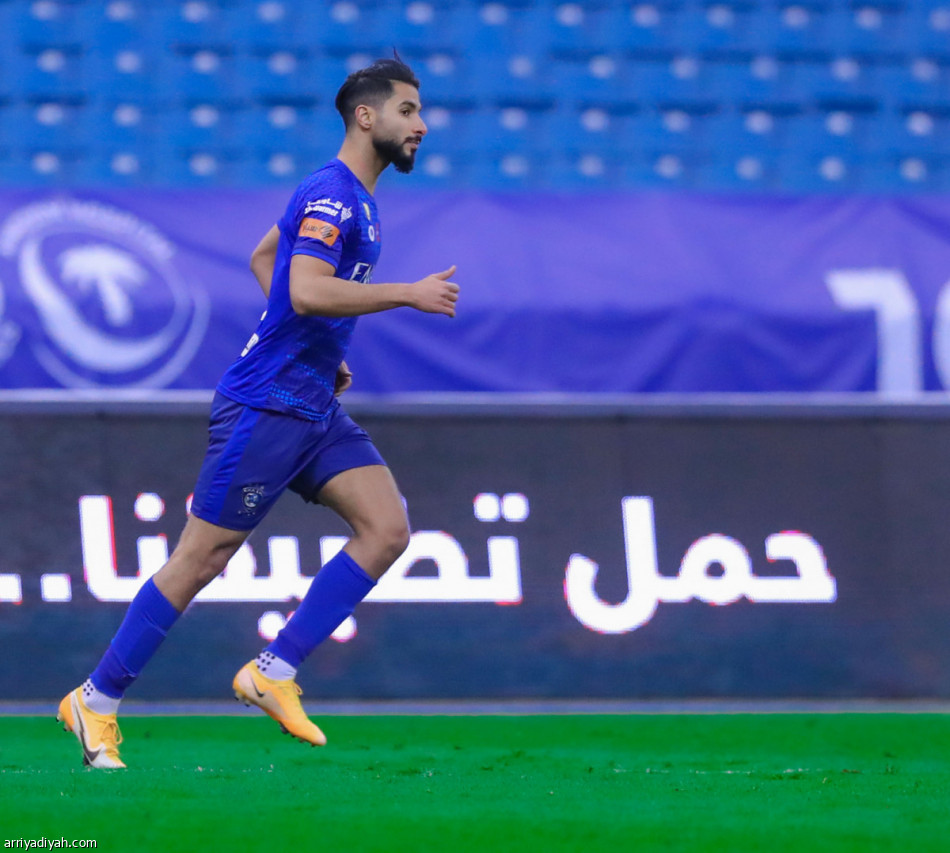 الهلال ينجو بـ«رأسية قاتلة» في الكلاسيكو