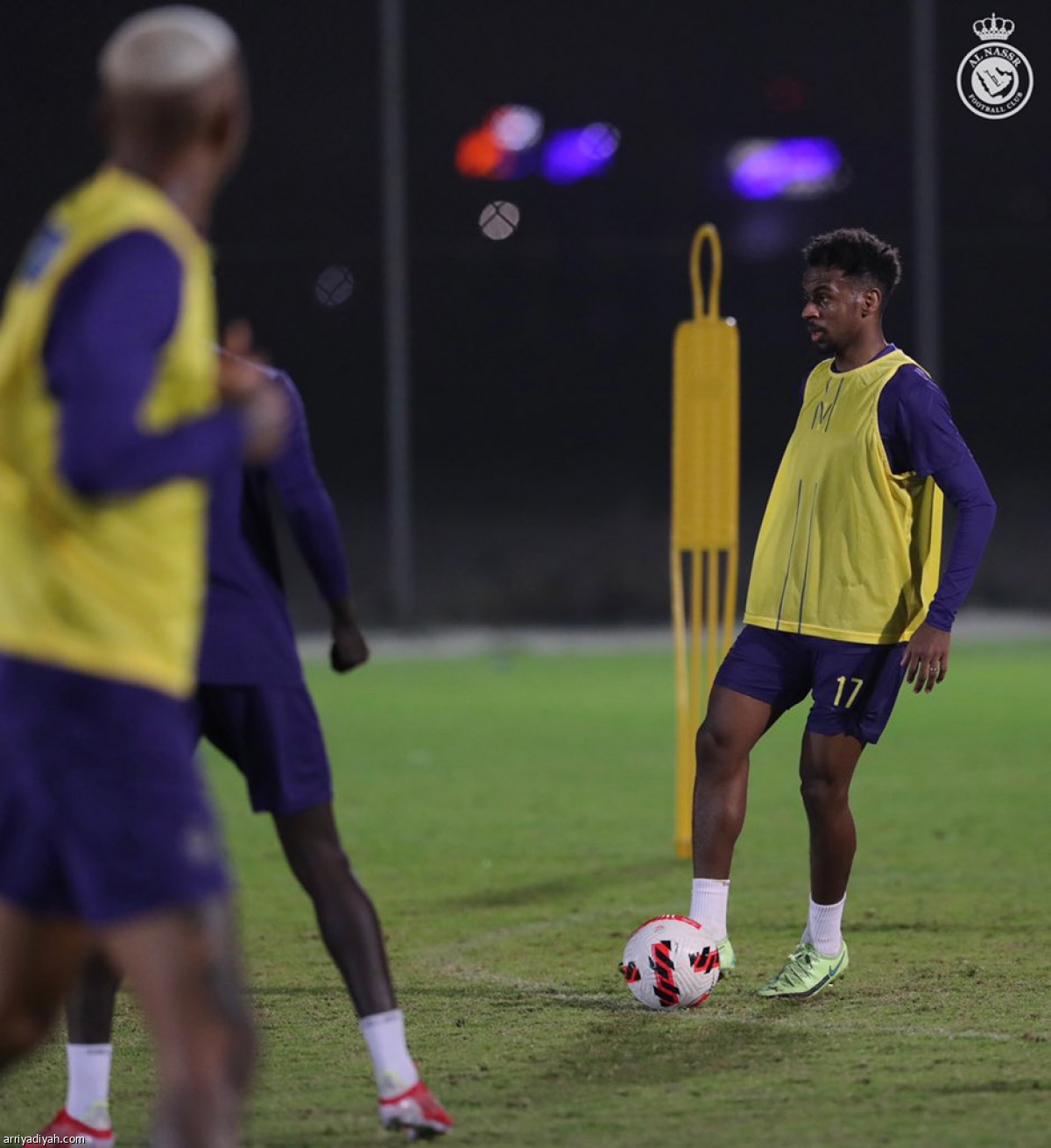 النصر يرواغ  في الخبر