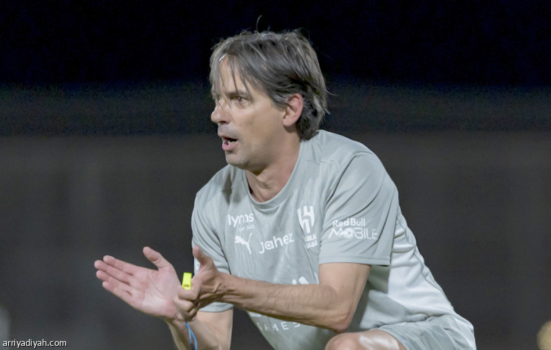 مدرب الهلال سيموني إنزاجي يستعين بلاعبي الشباب لتعويض غياب الدوليين