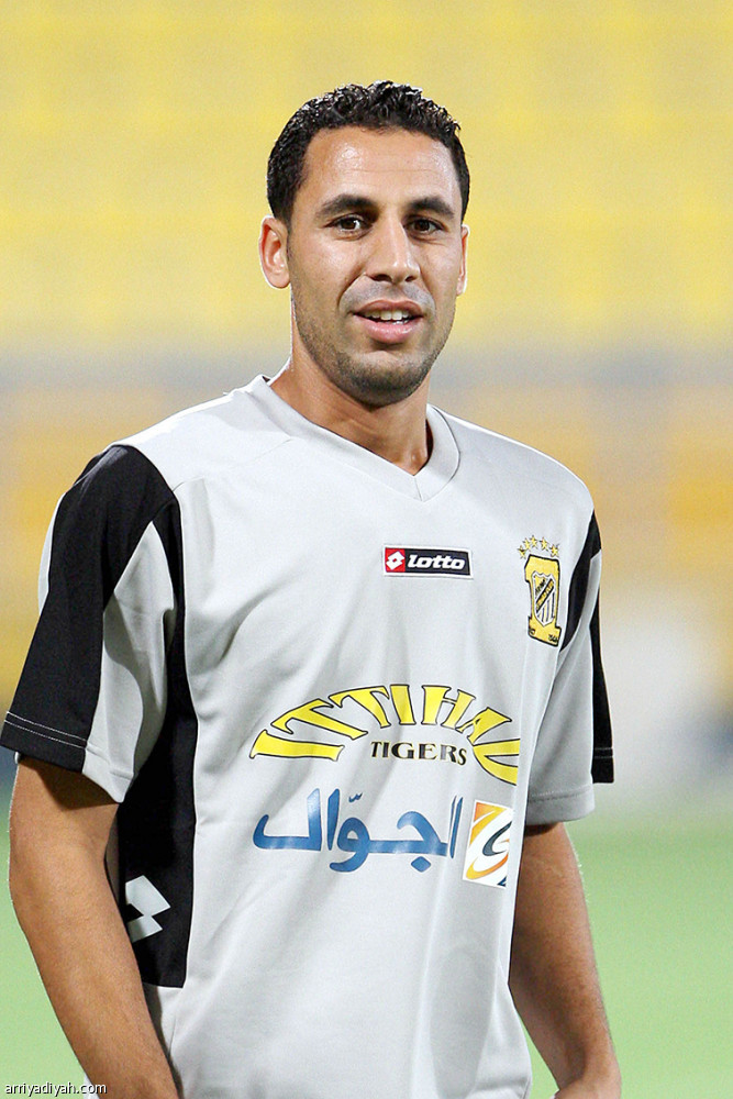 17 ظهروا بالقميصين