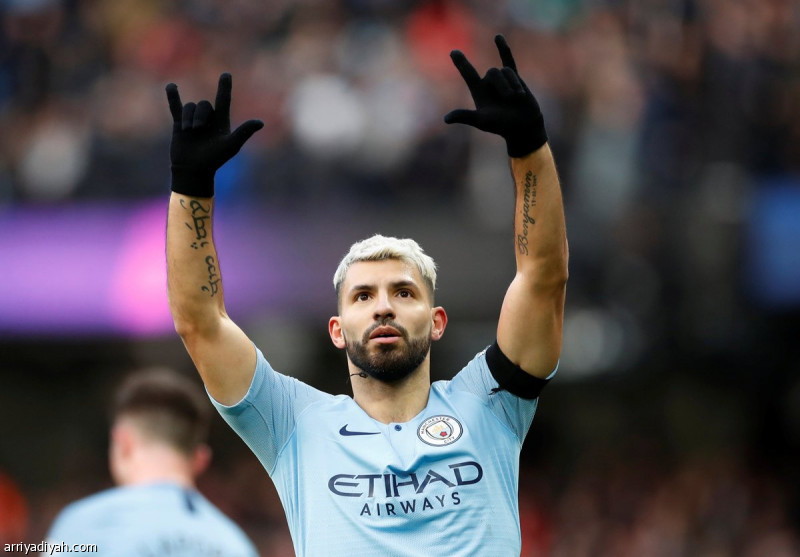 سداسية تاريخية تعيد السيتي إلى صدارة الدوري