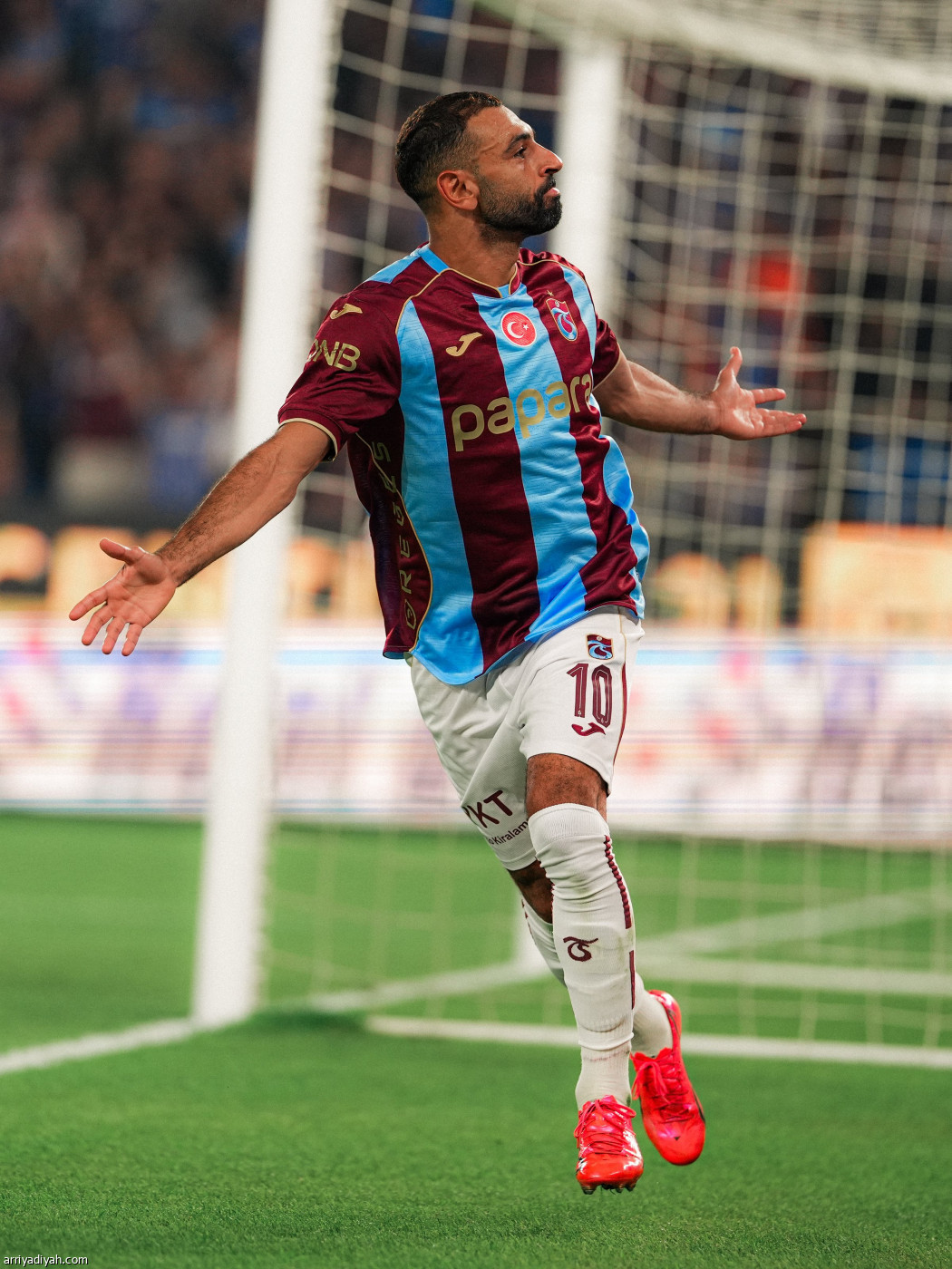صلاح يتألق