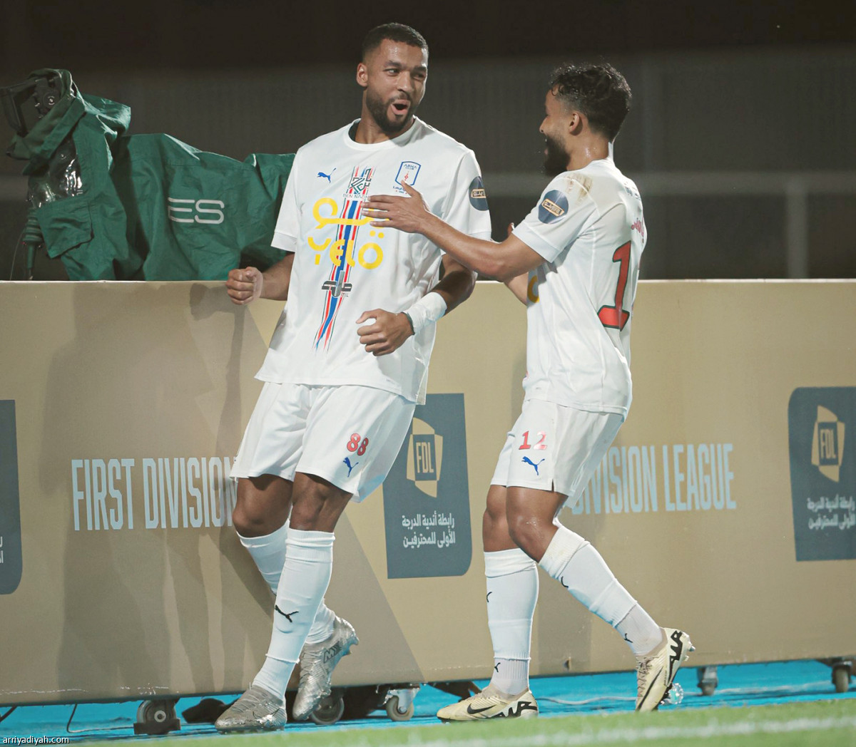 المطاردة مستمرة