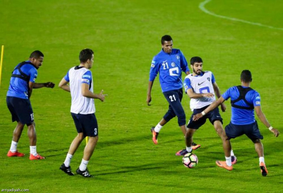 نزلة برد تغيب درويش والعابد عن الهلال