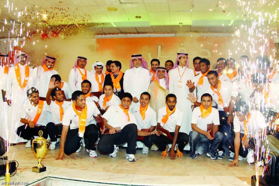 الشرق يحتفل بصعوده للثانية في ليلة تاريخية بالدلم