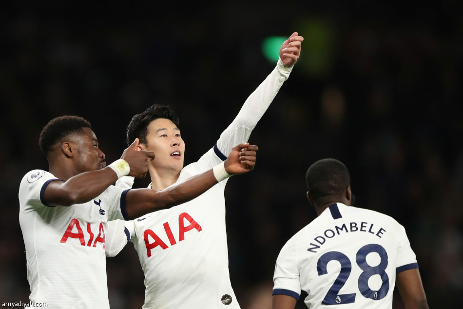 «سبيرز» يضرب السيتي.. ويقرب ليفربول من «الحسم»