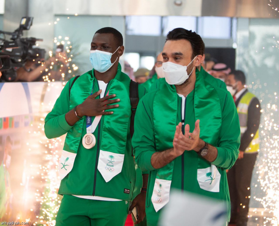 استقبال الأبطال لطارق حامدي في جدة