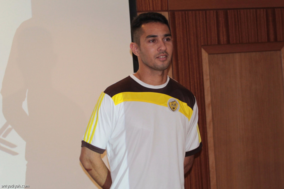 أحد يدشن شعاره الجديد