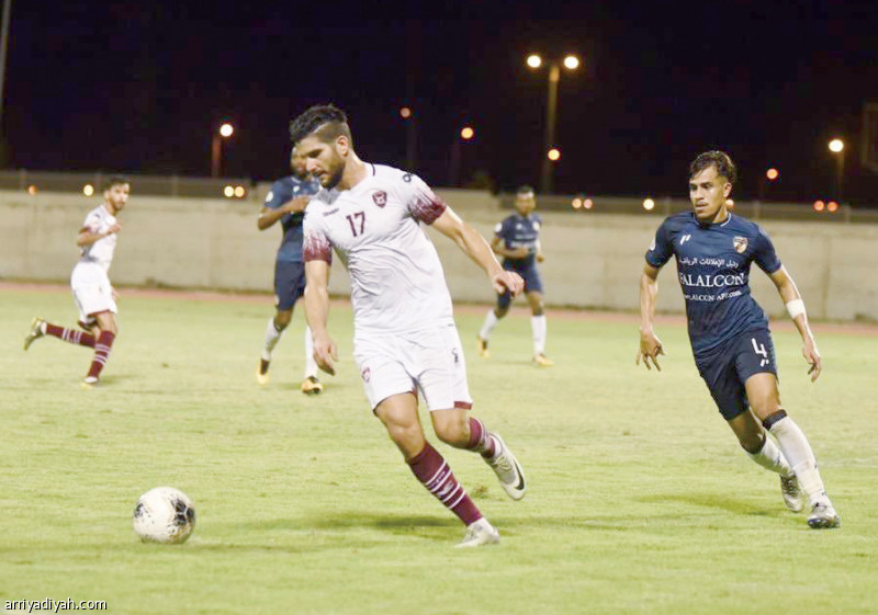 صورة التقطت أمس من مباراة جدة ومضيفه حطين (المركز الإعلامي ـ دوري الأولى)