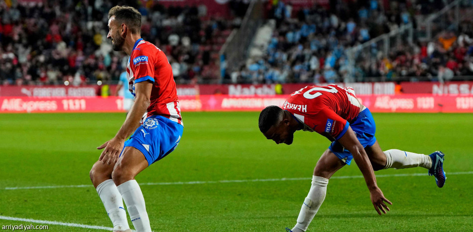 قبل الكلاسيكو.. جيرونا يتصدر الدوري الإسباني