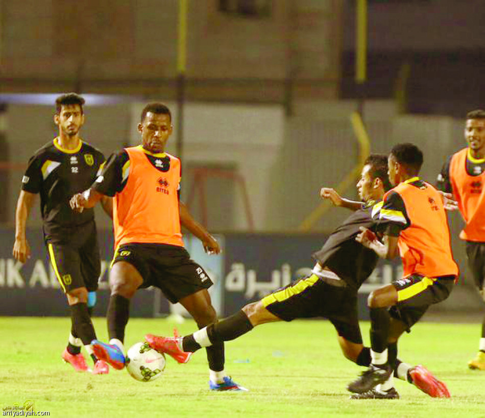 الوحدة يجهز الاتحاد للمتصدر