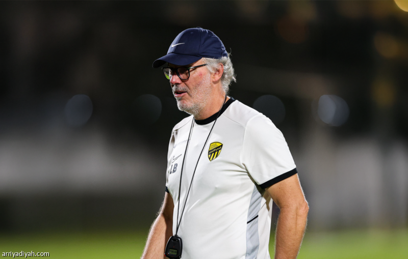 مدرب الاتحاد لوران بلان يوصي بإعداد حسن كادش تدريجيًا للعودة إلى الملاعب