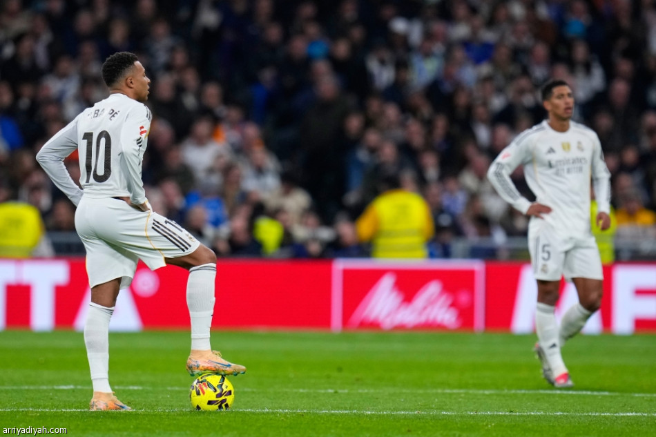 الريال.. خسارة ثانية