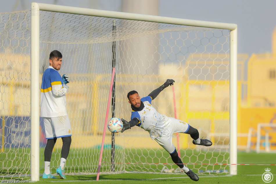 النصر يبدأ تحضيرات مواجهة الفتح