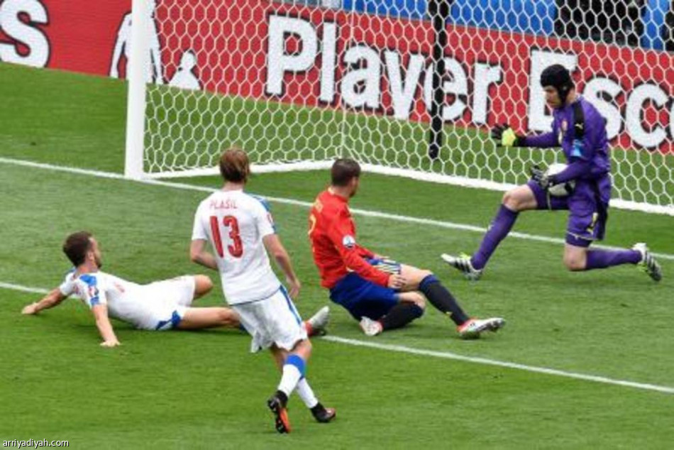 يورو 2016 : رأس بيكيه تقهر التشيك وتقود أسبانيا للفوز