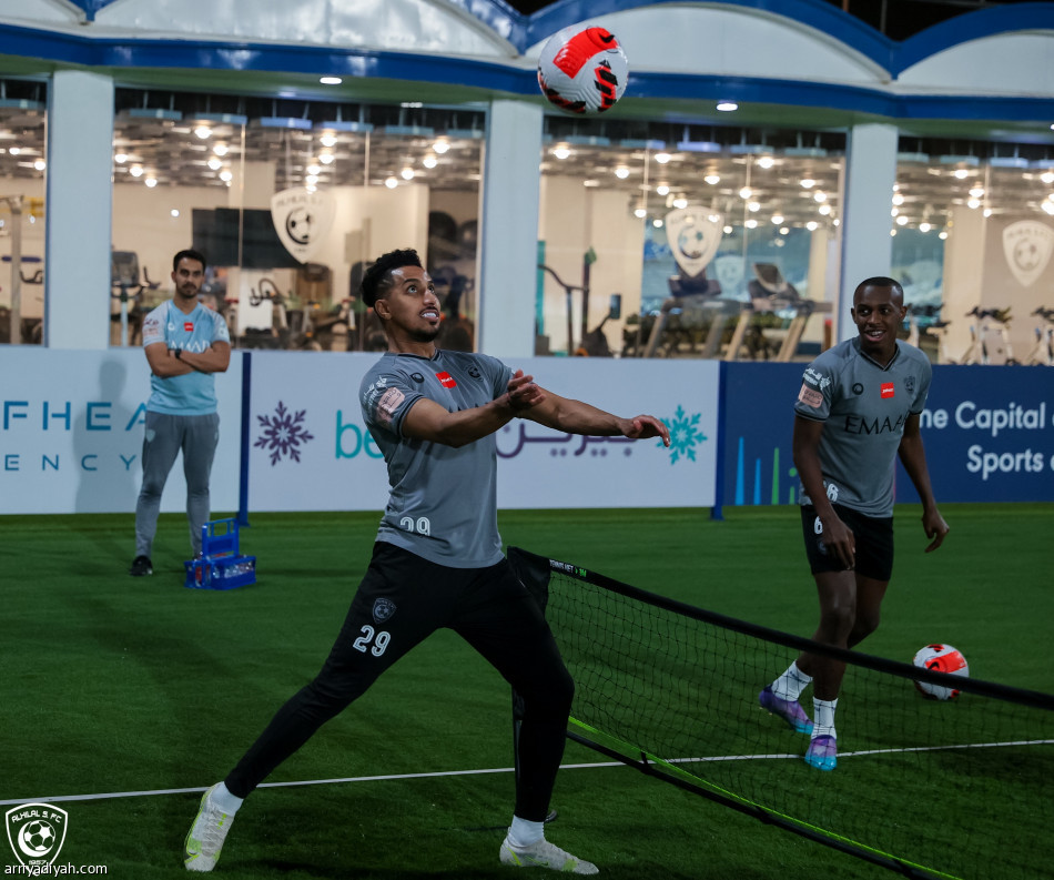 الهلال يفتح ملف الدوري بـ«المؤجلة»